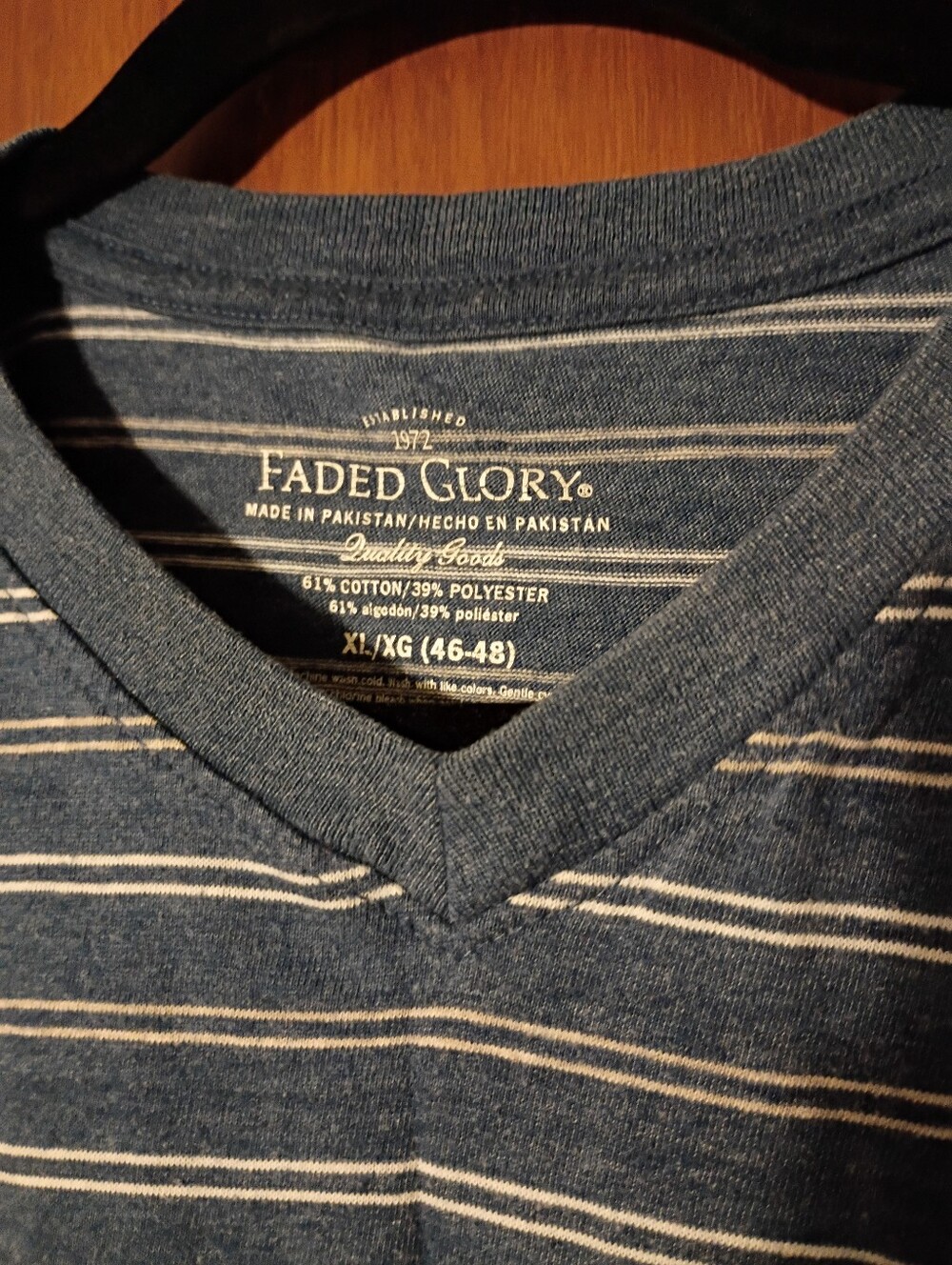 Men's XL Striped T Shirt - Picture 2 of 2